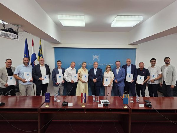 Imotske općine među dobitnicima županijskih ugovora: kreću ulaganja u igrališta i sportsku infrastrukturu