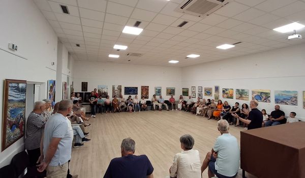 Nakon dugo godina ponovno zajedno: u Imotskom otvorena izložba slika 11 autora iz cijele krajine