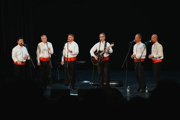 FOTO/VIDEO: Klapa Cambi oduševila Imoćane: Publika uglas pjevala najveće hitove