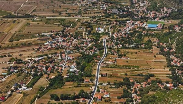 Inženjeri pregledali novoasfaltiranu cestu kroz Proložac: Hoće li prva sporna dionica ponovno na sanaciju?