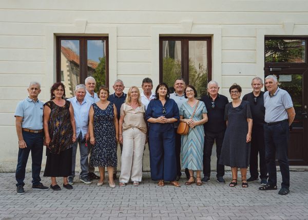Nakon 50 godina ponovno zajedno: Maturanti 4.C razreda imotske gimnazije proslavili veliki jubilej