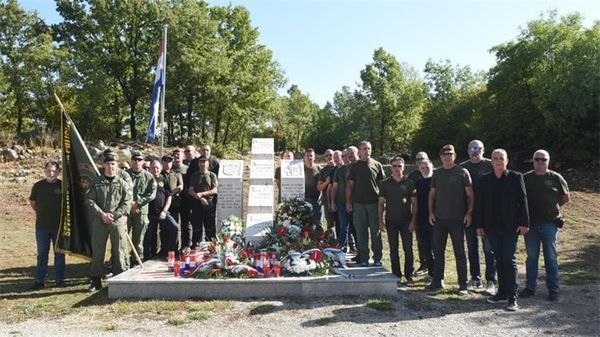 FOTO Devet života za slobodu Hrvatske: U Hrvacama i Maljkovu obilježena 35. godišnjica pogibije hrvatskih redarstvenika