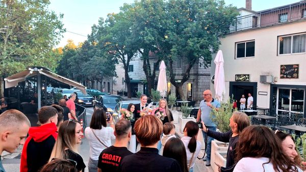 FOTO Suze, zagrljaji i gromoglasan pljesak za Teu Odavić: Imotski emotivno dočekao svjetsku viceprvakinju