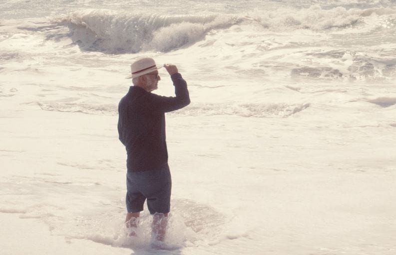 Pridružimo se skladatelju Ludovicu Einaudiju pri zbiranju poletnih spominov!