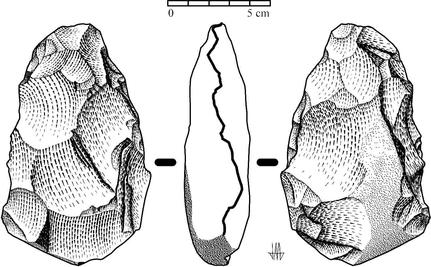 Bifaz achelense (Modo II) de un yaciminento en Valladolid (España). Obsérvese la simetría y la mayor complejidad de la talla. Fuente: Wikimedia