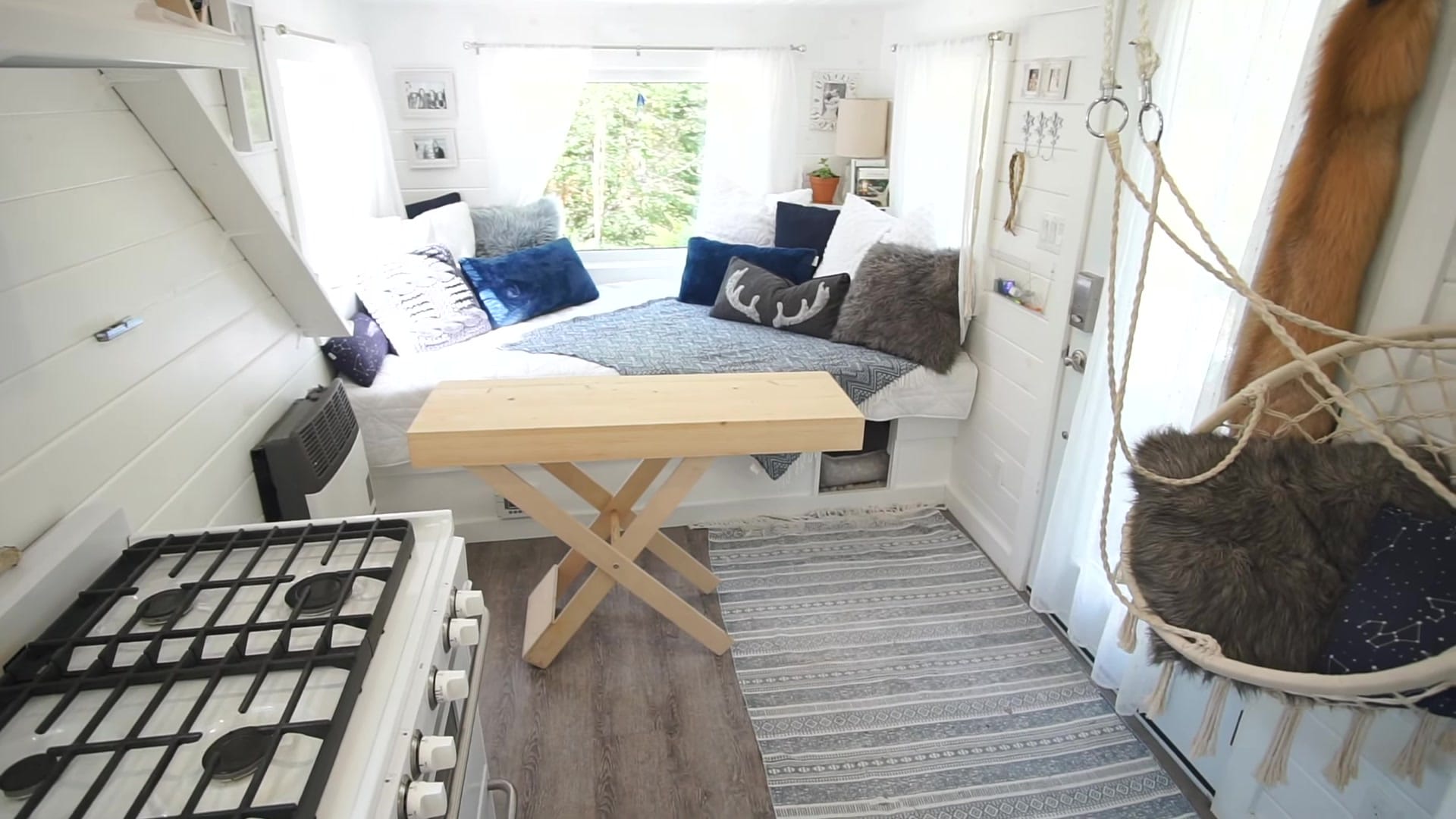 Screenshot at 00:03:26