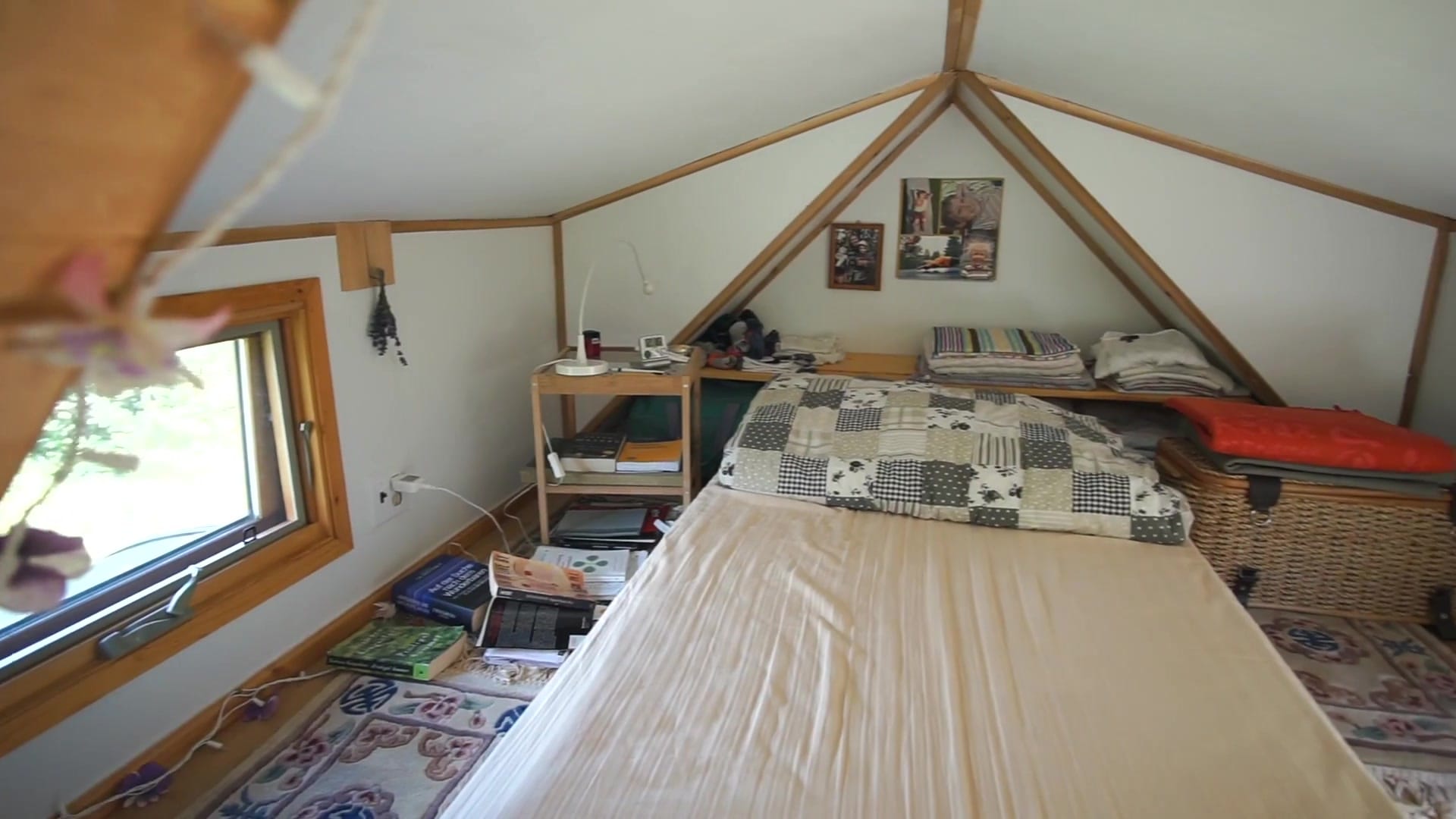 Screenshot at 00:04:01