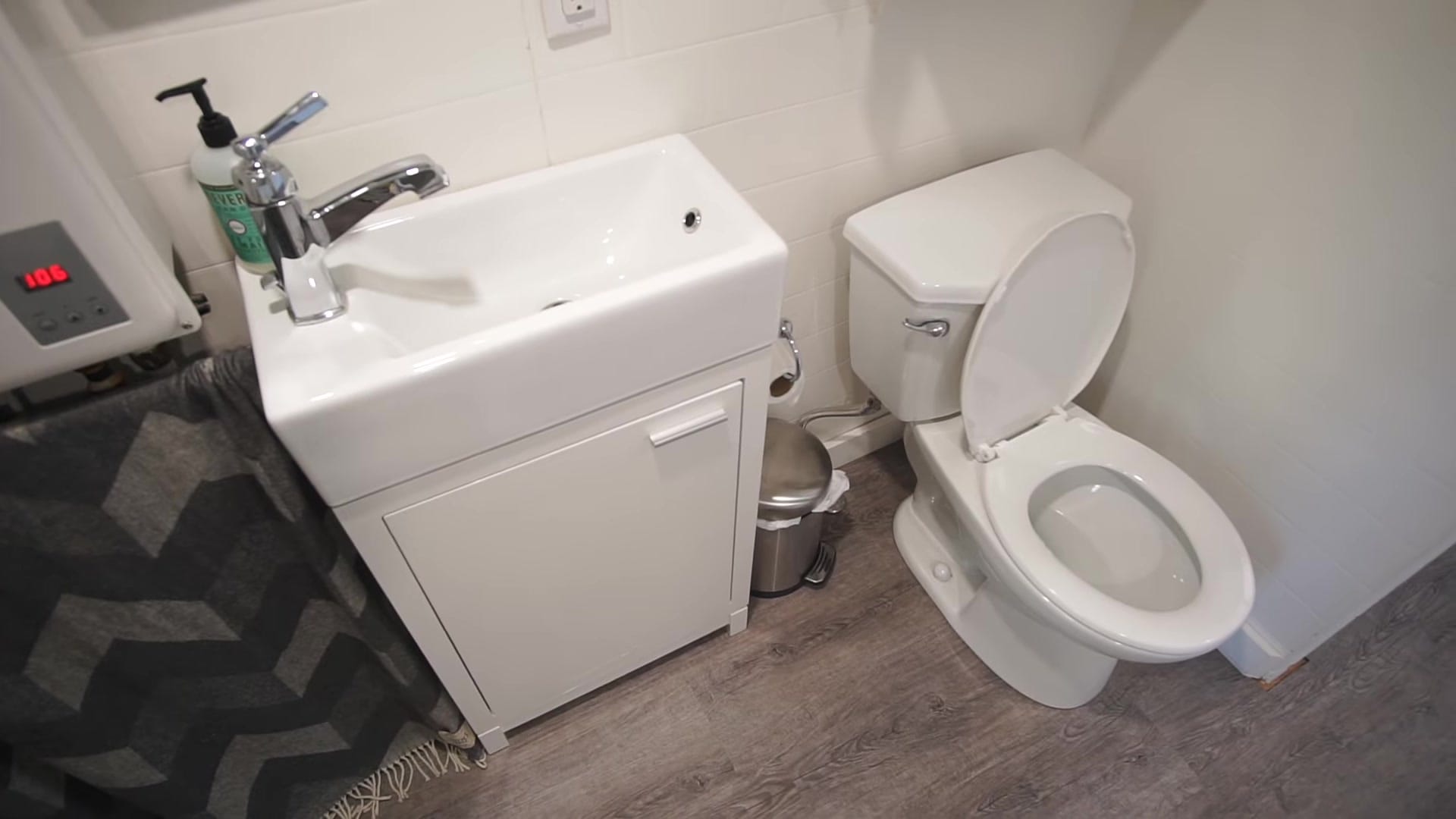 Screenshot at 00:12:56