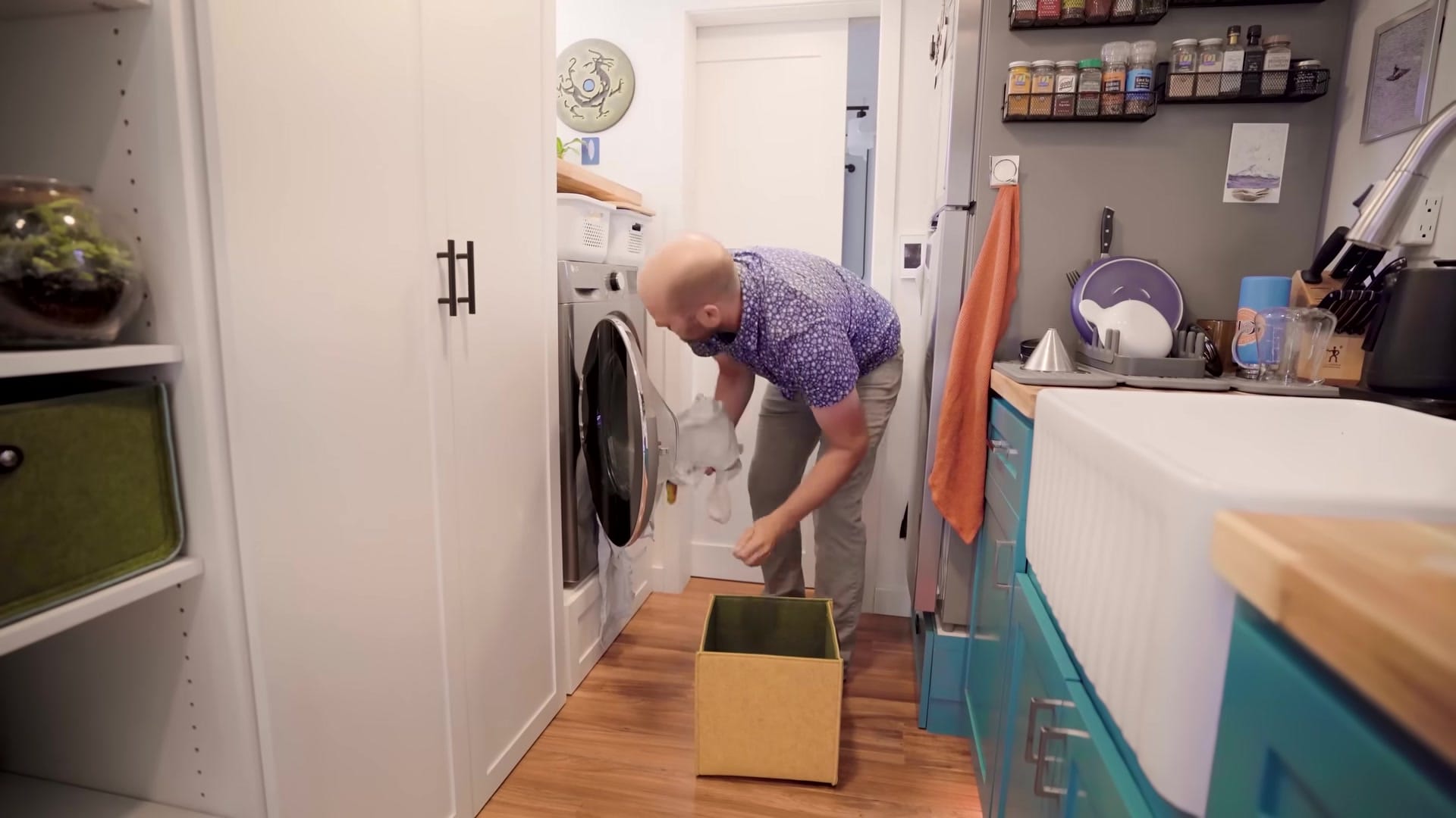 Screenshot at 00:03:56