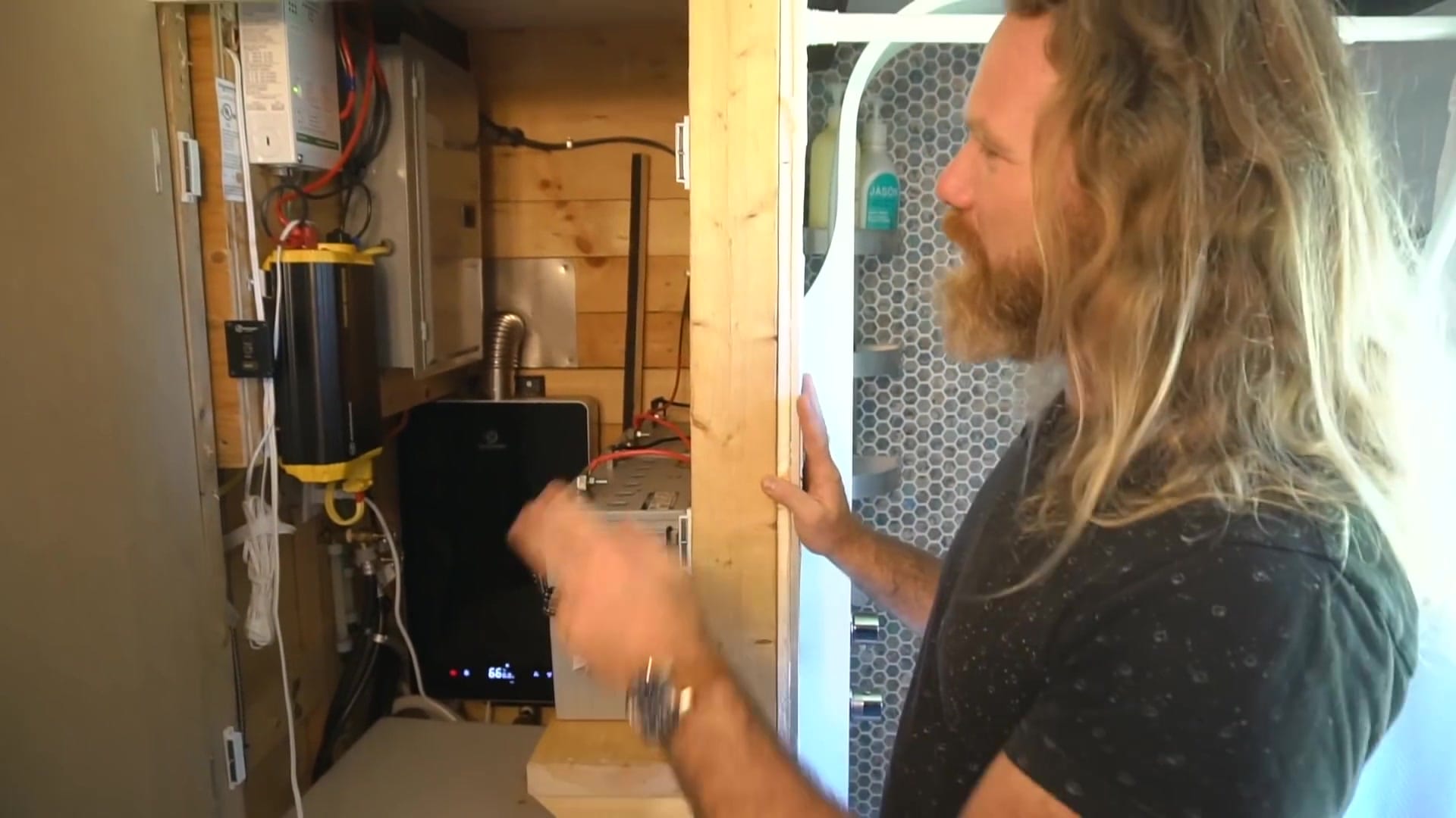 Screenshot at 00:05:20