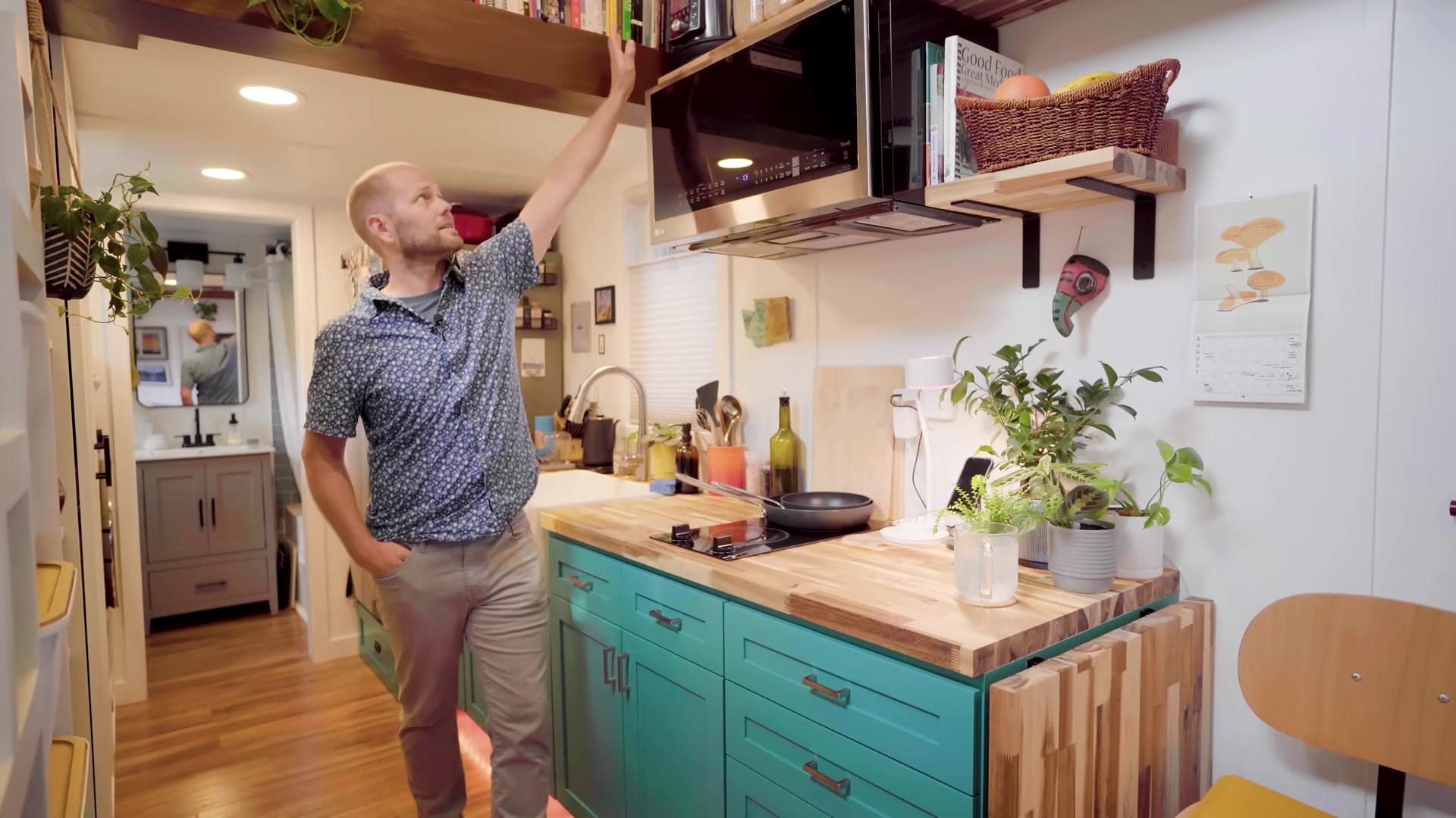 Screenshot at 00:01:46