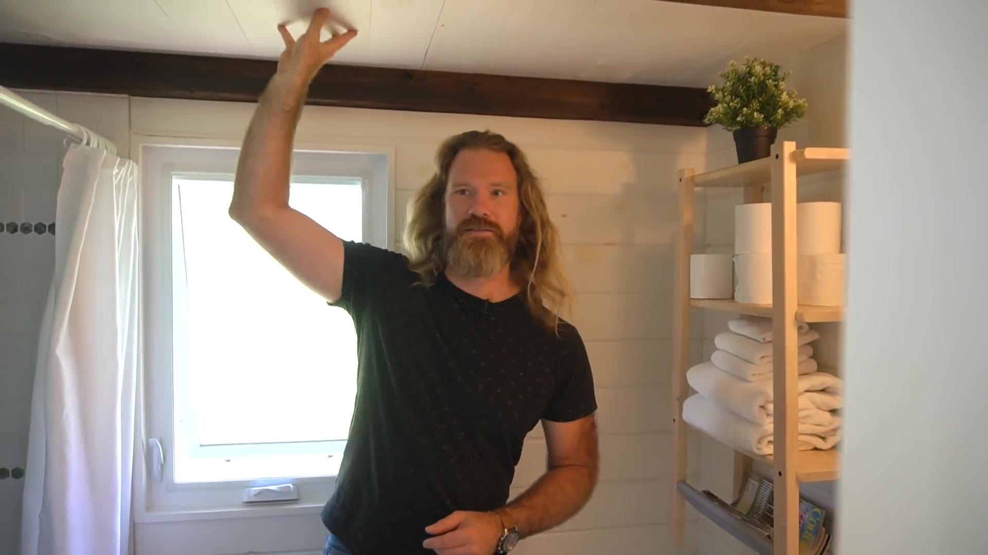 Screenshot at 00:04:44