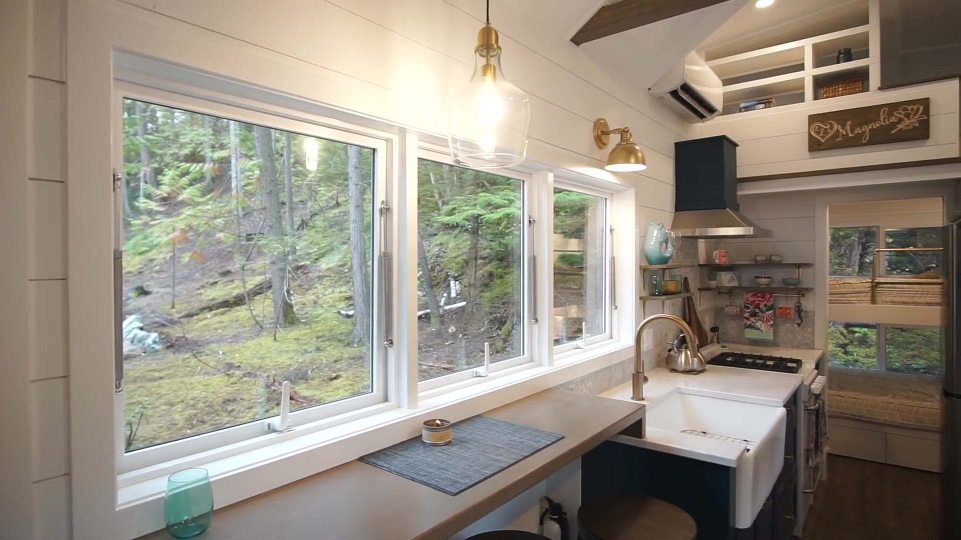 Screenshot at 00:02:21