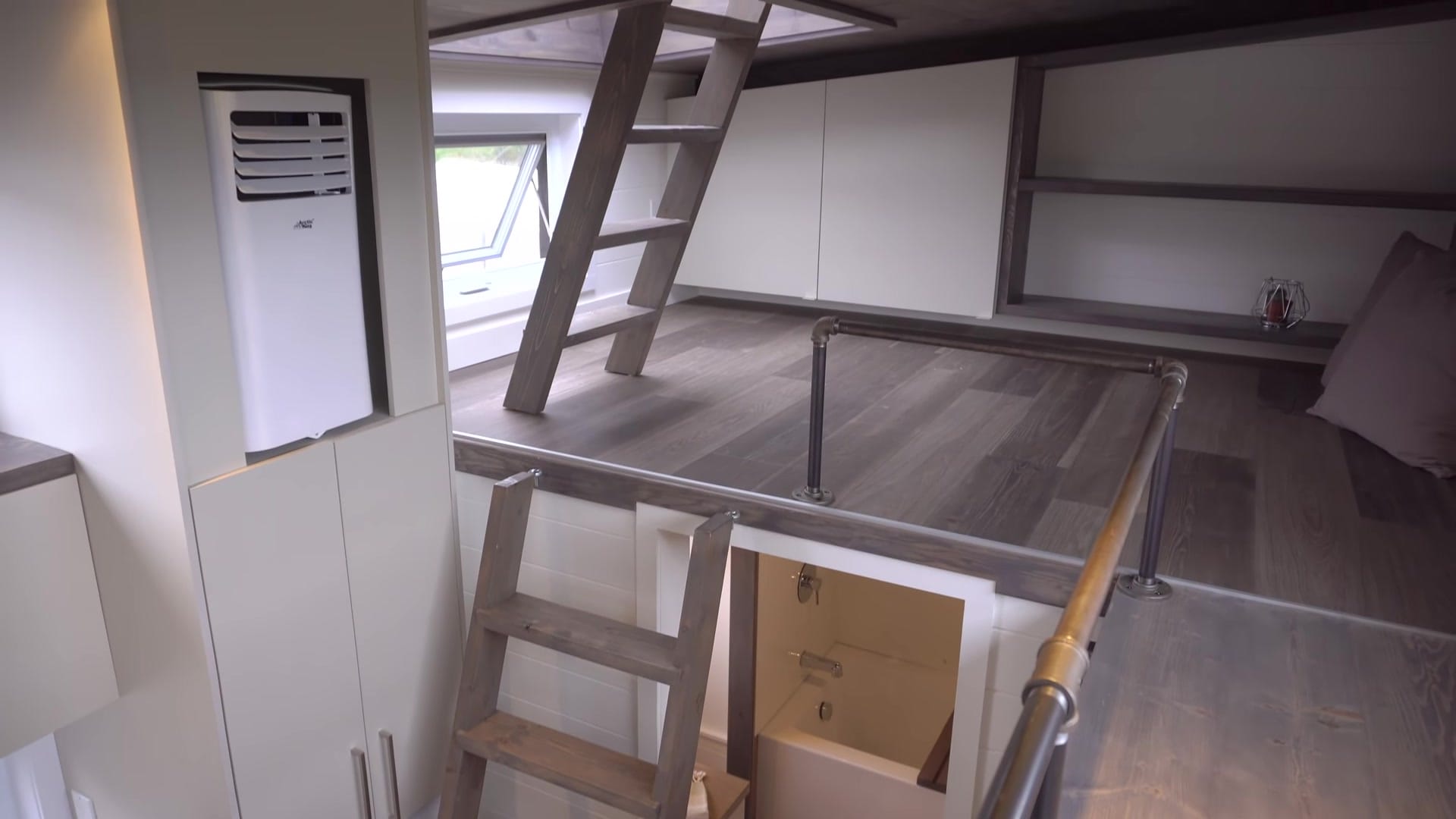 Screenshot at 00:05:13