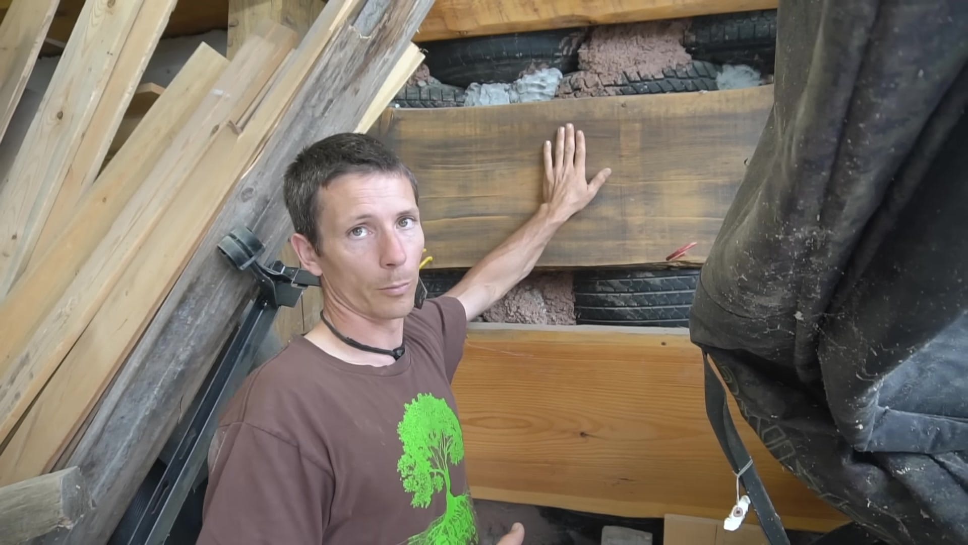 Screenshot at 00:08:57