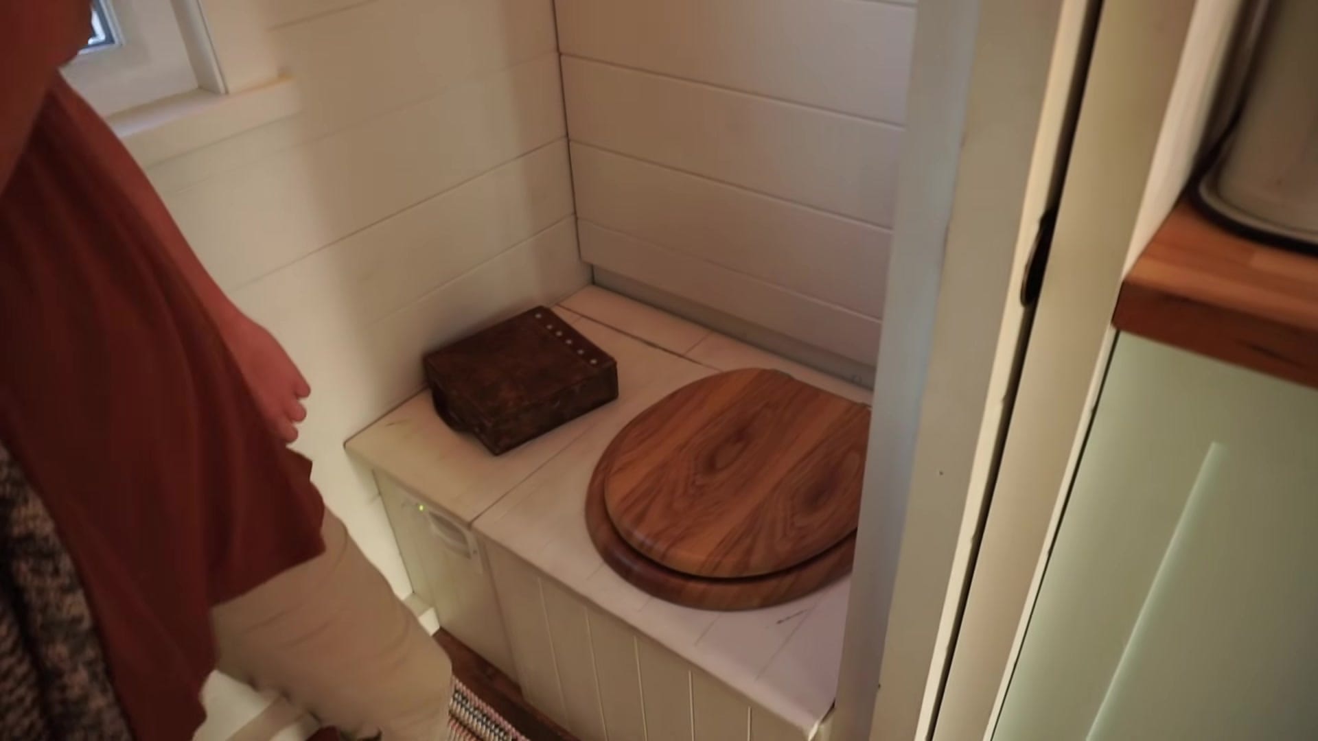 Screenshot at 00:02:37