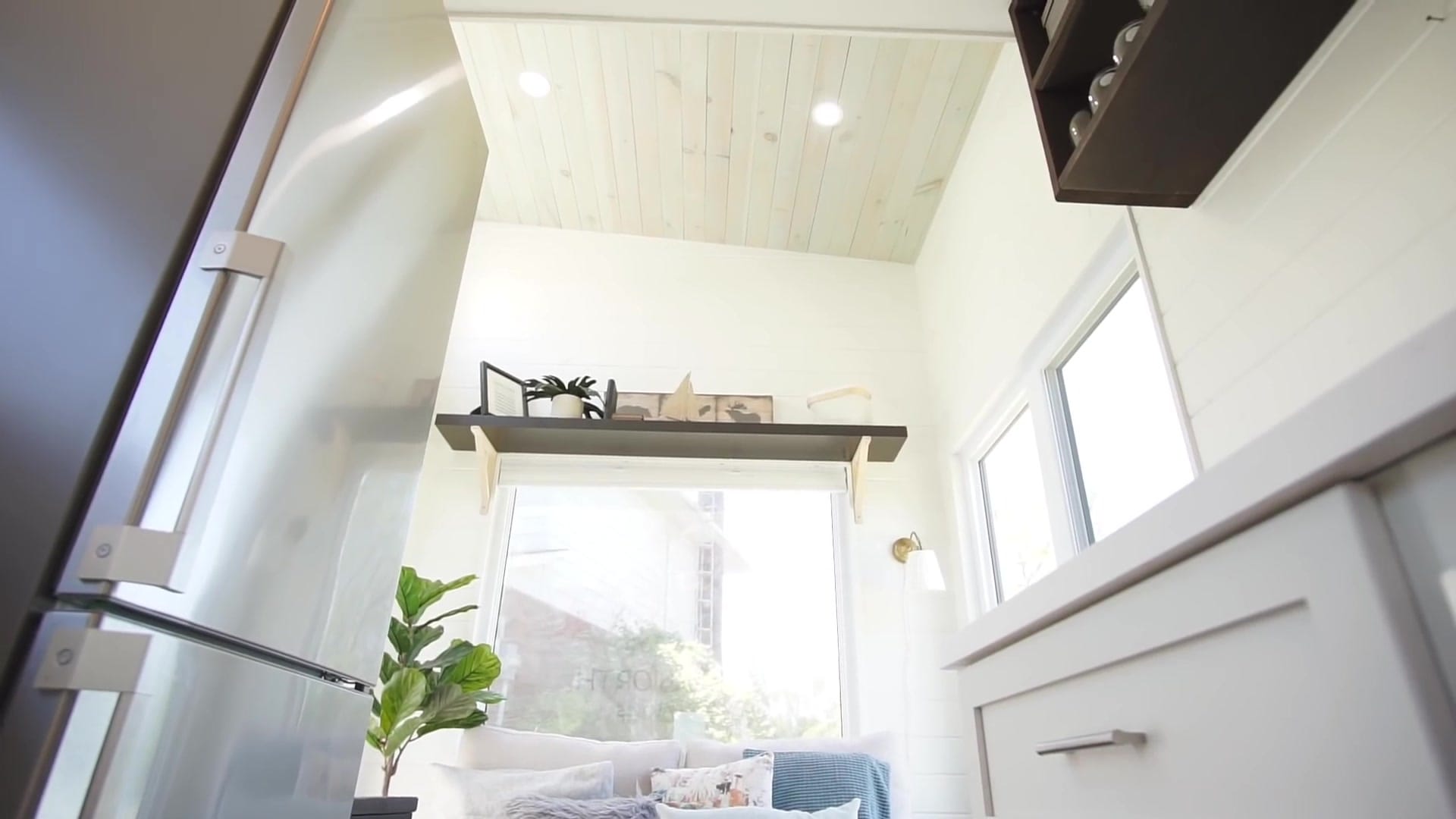 Screenshot at 00:01:03