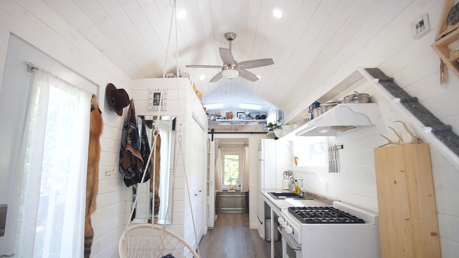 Screenshot at 00:01:32