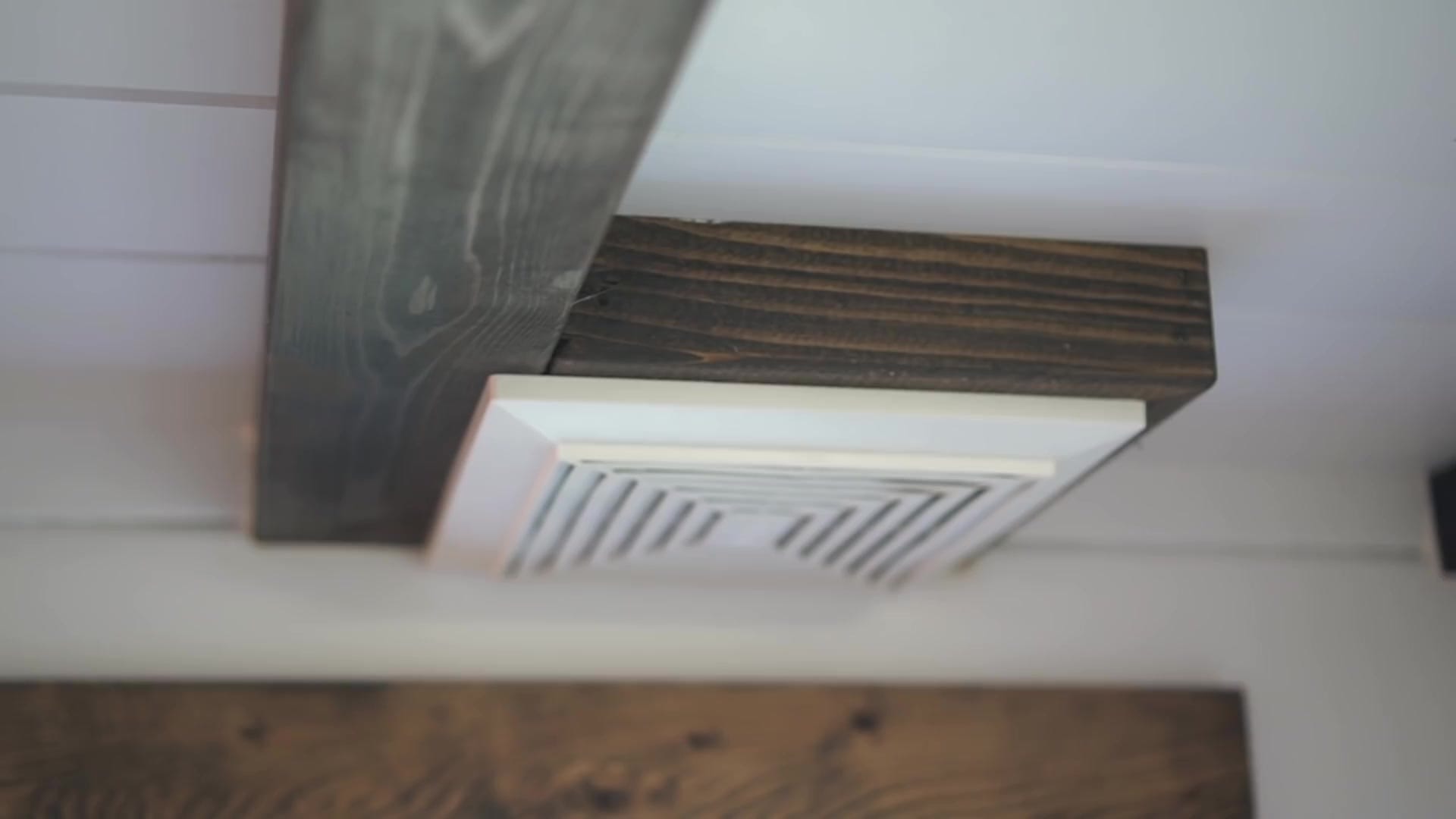 Screenshot at 00:05:53