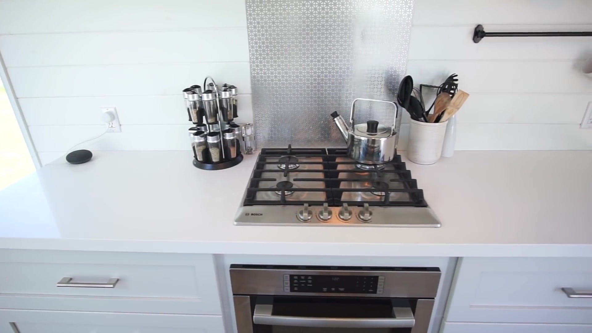 Screenshot at 00:02:01