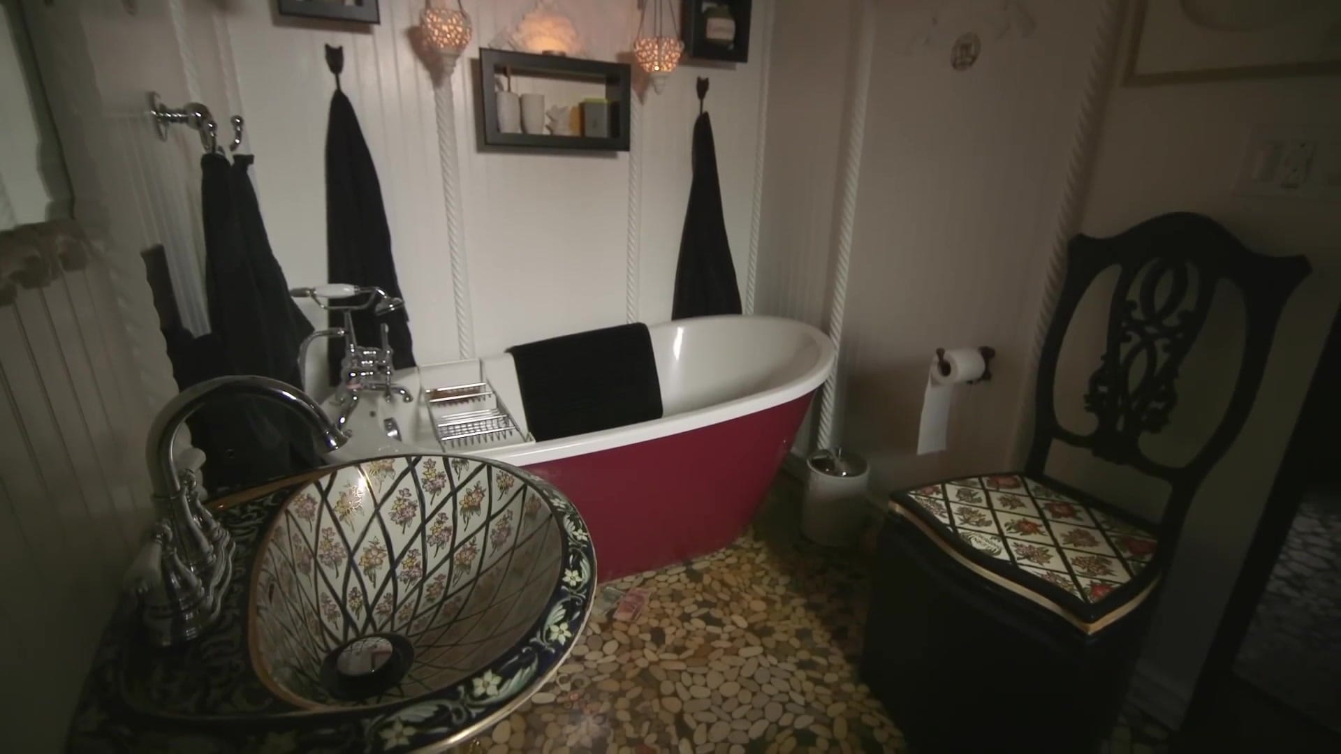 Screenshot at 00:06:30