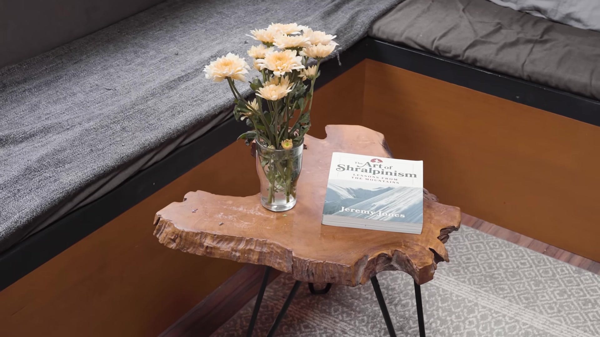 Screenshot at 00:04:49