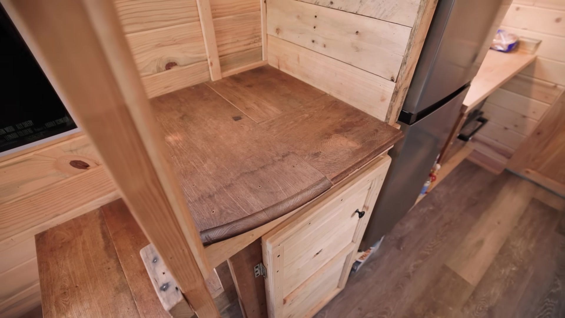 Screenshot at 00:08:59