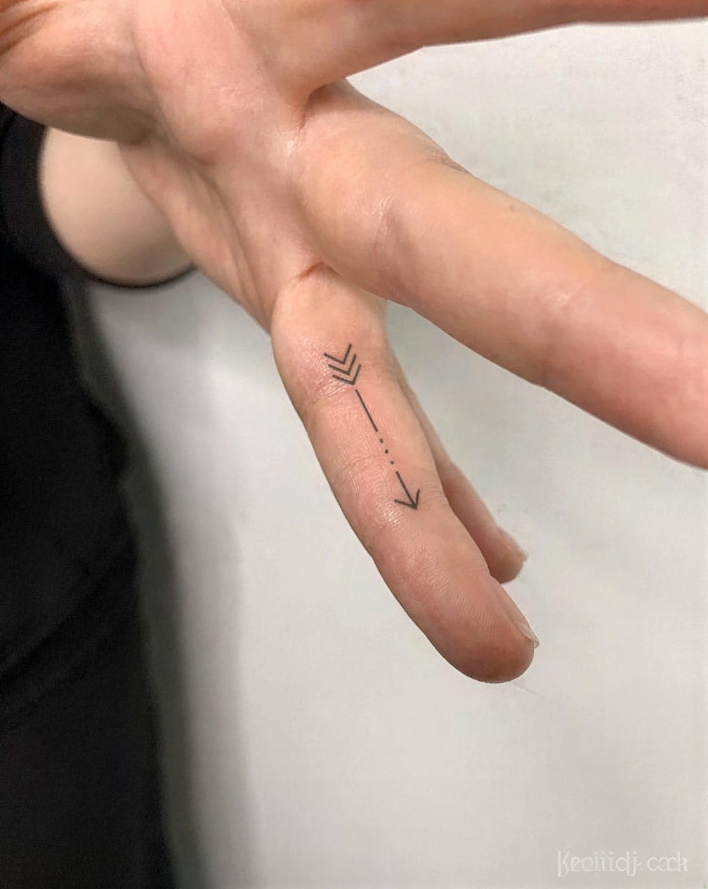 Tiny Arrow Pointing Forward