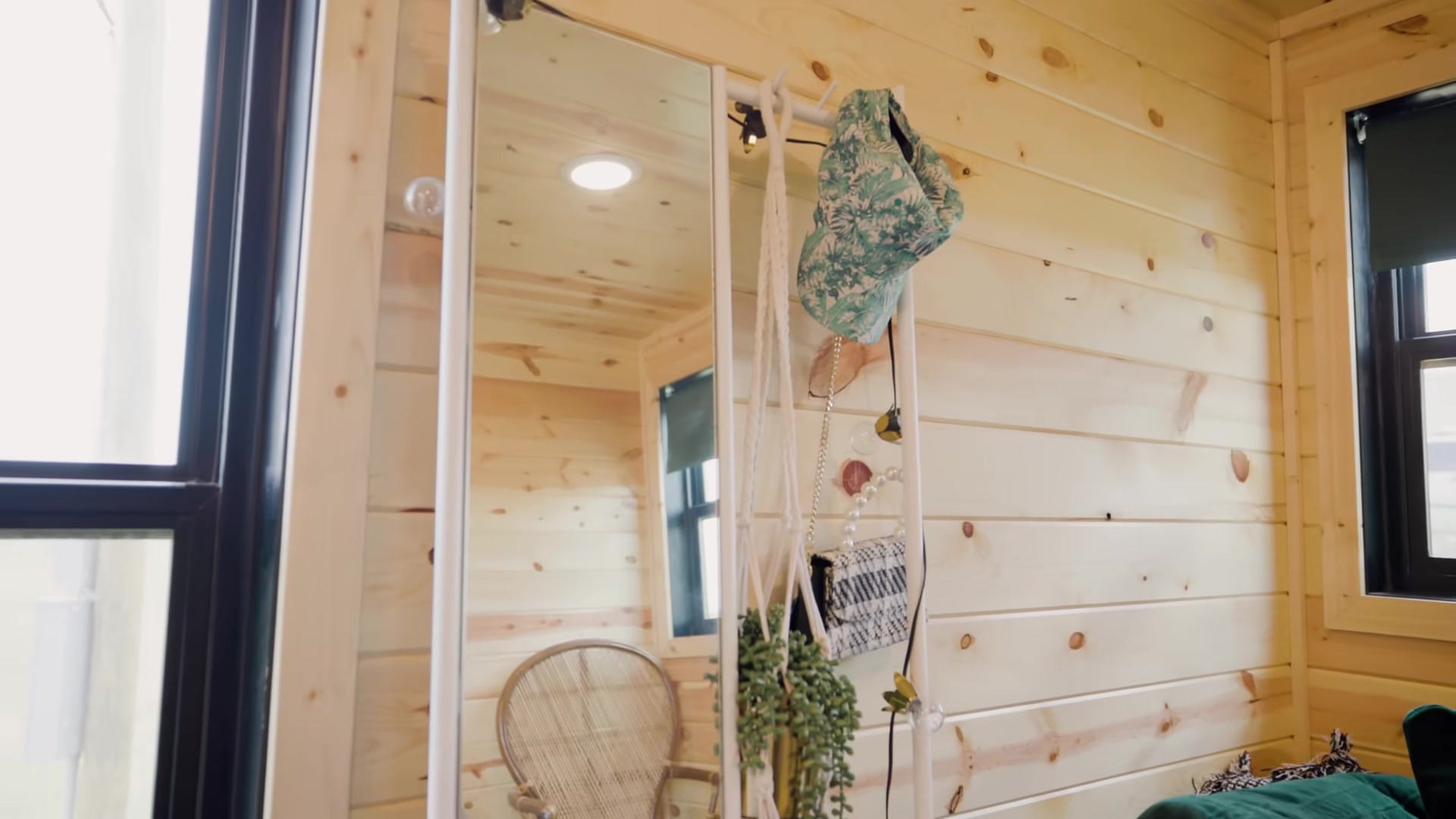 Screenshot at 00:11:41