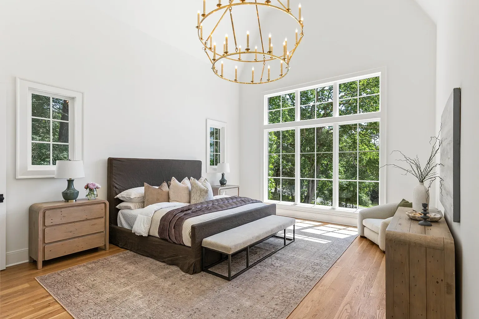 Bedroom basically a window. Morning people, rise and shine.