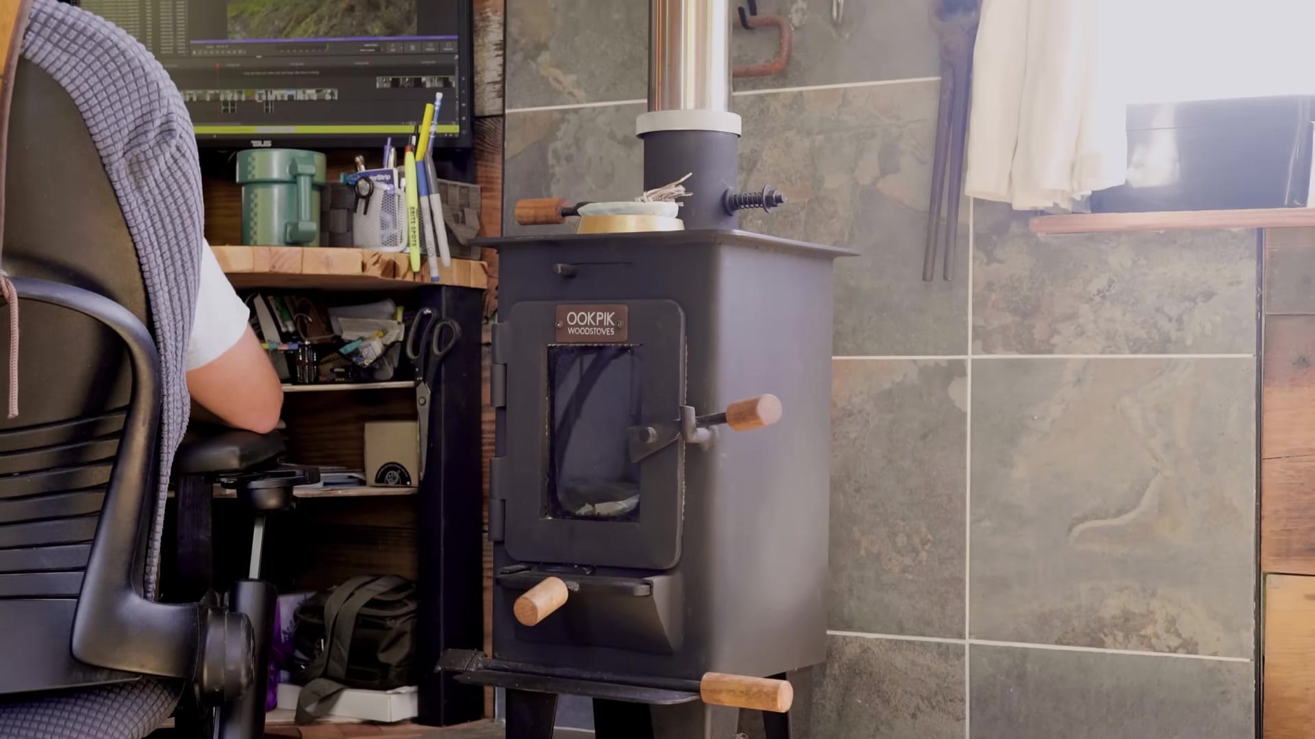 Screenshot at 00:06:51