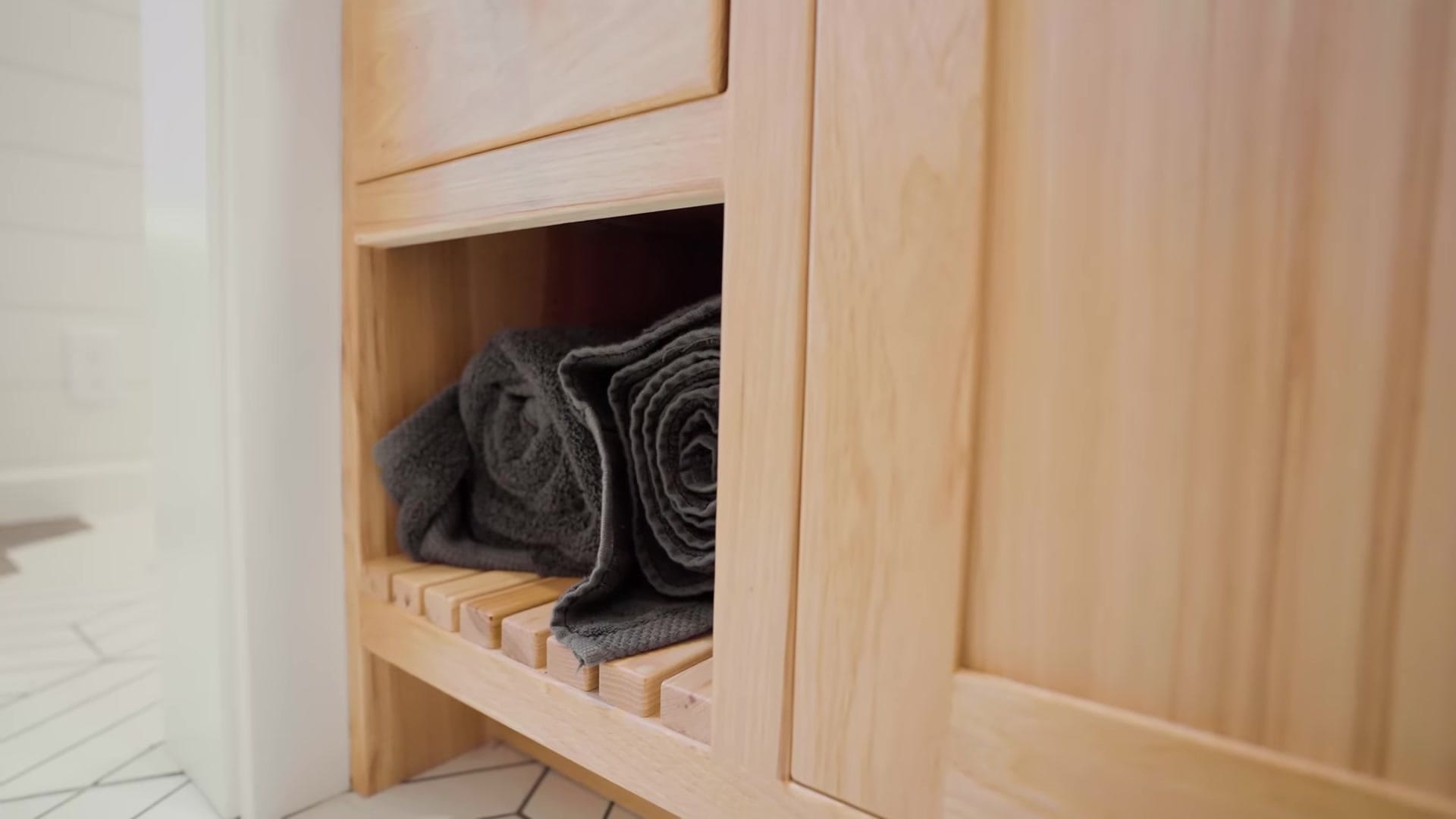 Screenshot at 00:12:18