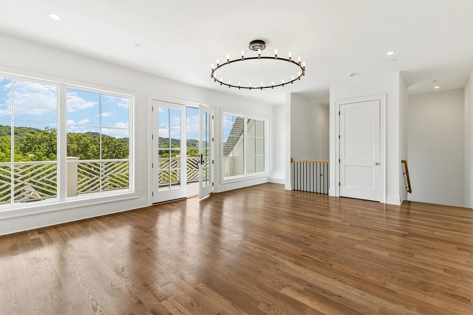 More big windows, more light. The whole place breathes.