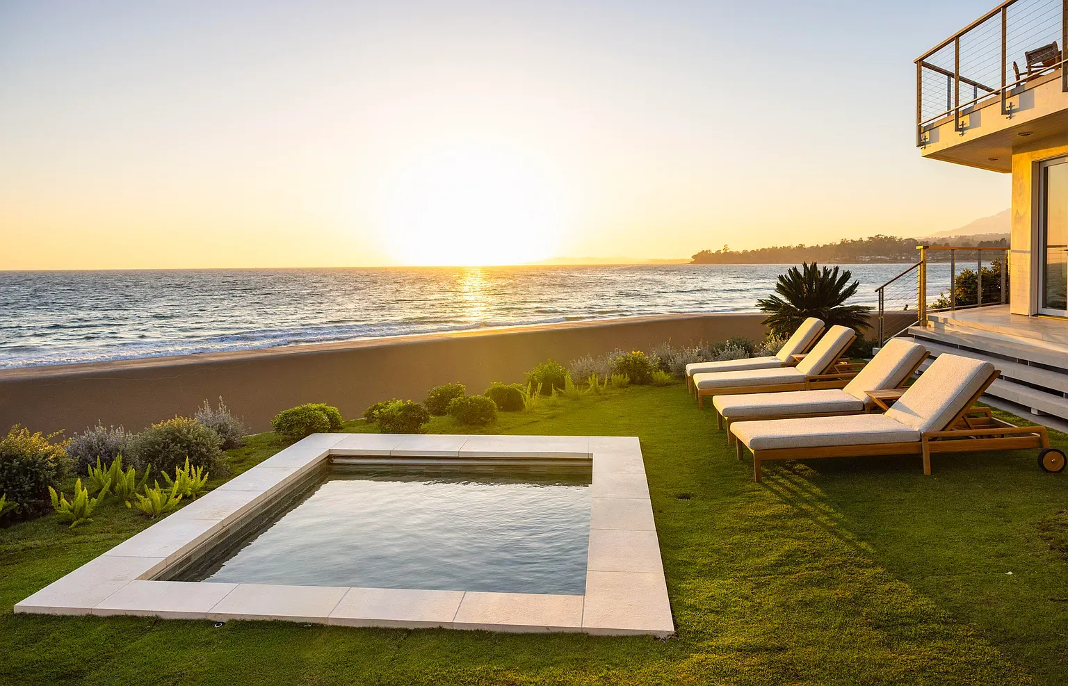 Tiny pool, giant horizon. Okay, sunset, I see you.