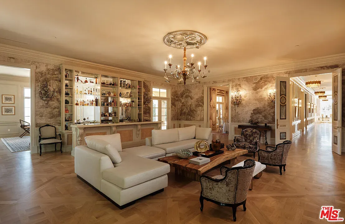 Neutral living room but layered nicely. Soft textures keep it cozy, not bland.