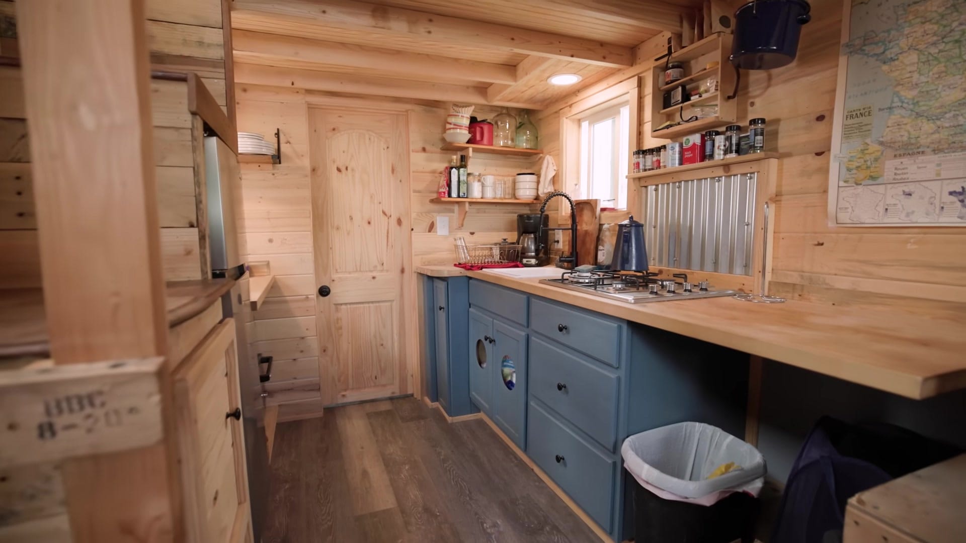 Screenshot at 00:05:53