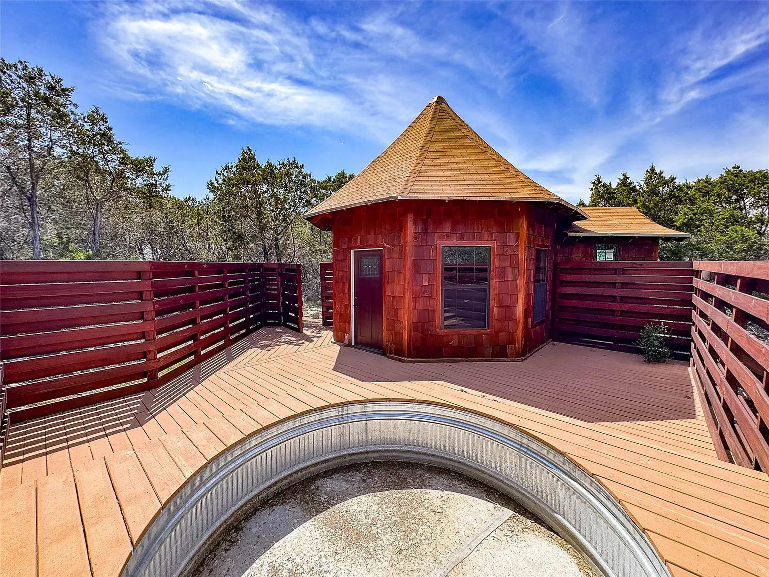Little cone-roof pavilion thing. Cedar shingles, looks a fairytale kiosk.