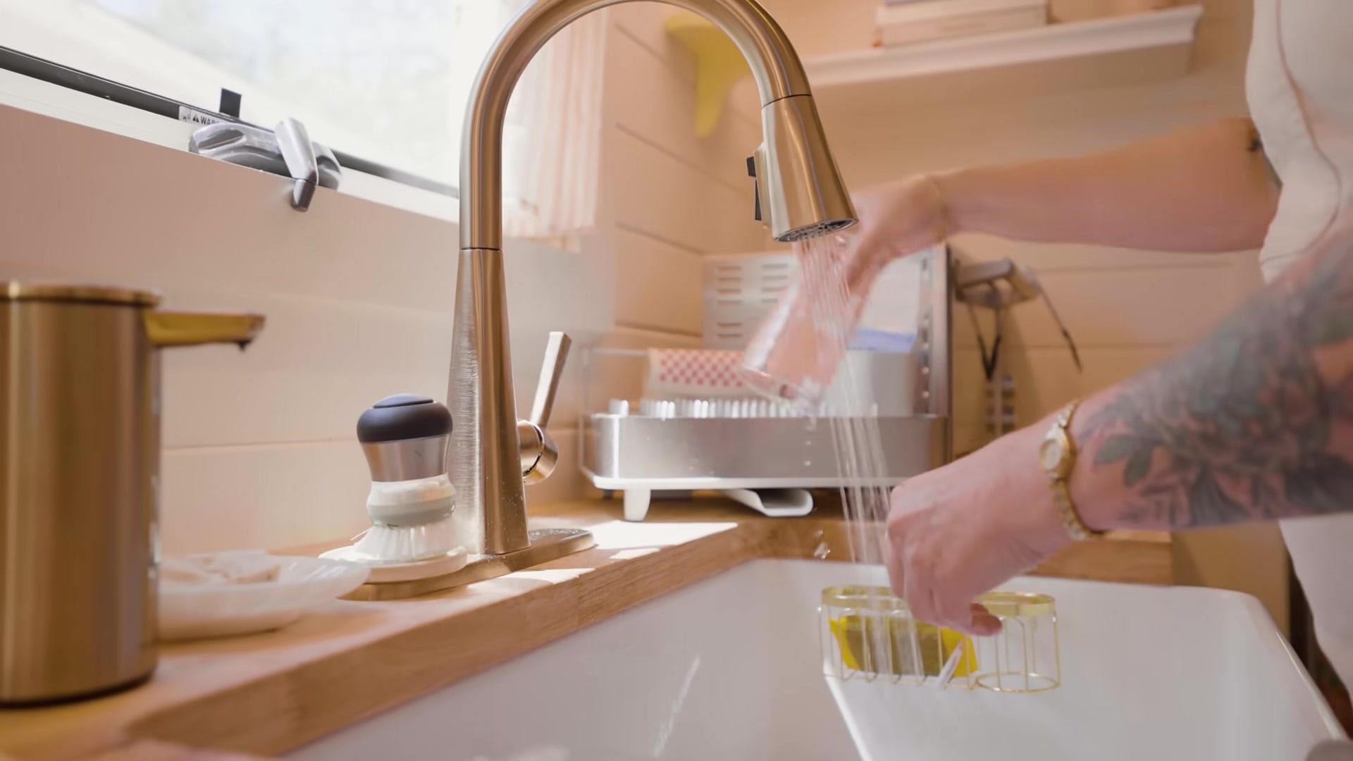 Screenshot at 00:10:16