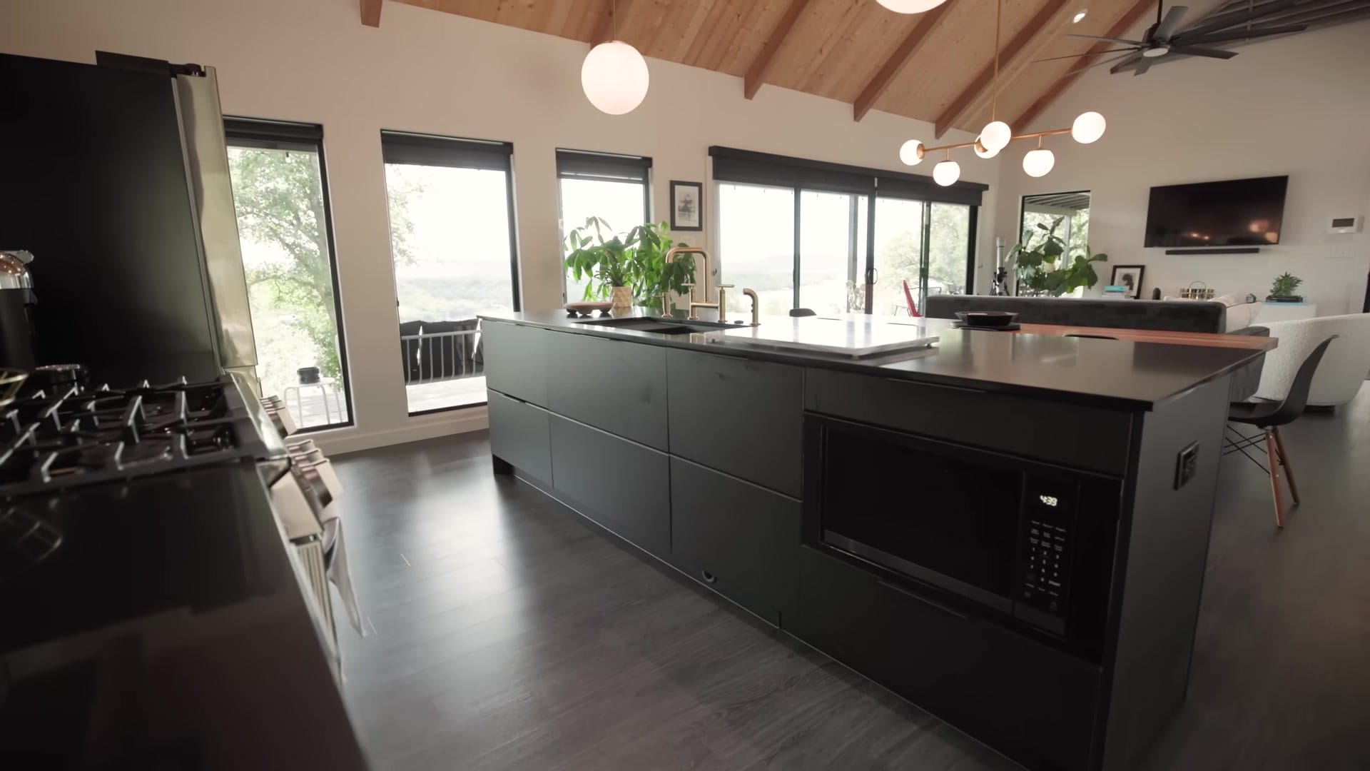 Screenshot at 00:00:24