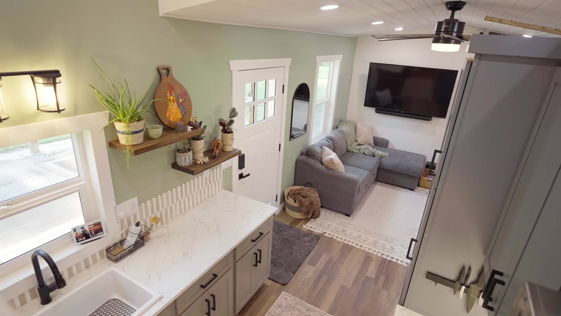 Screenshot at 00:08:36