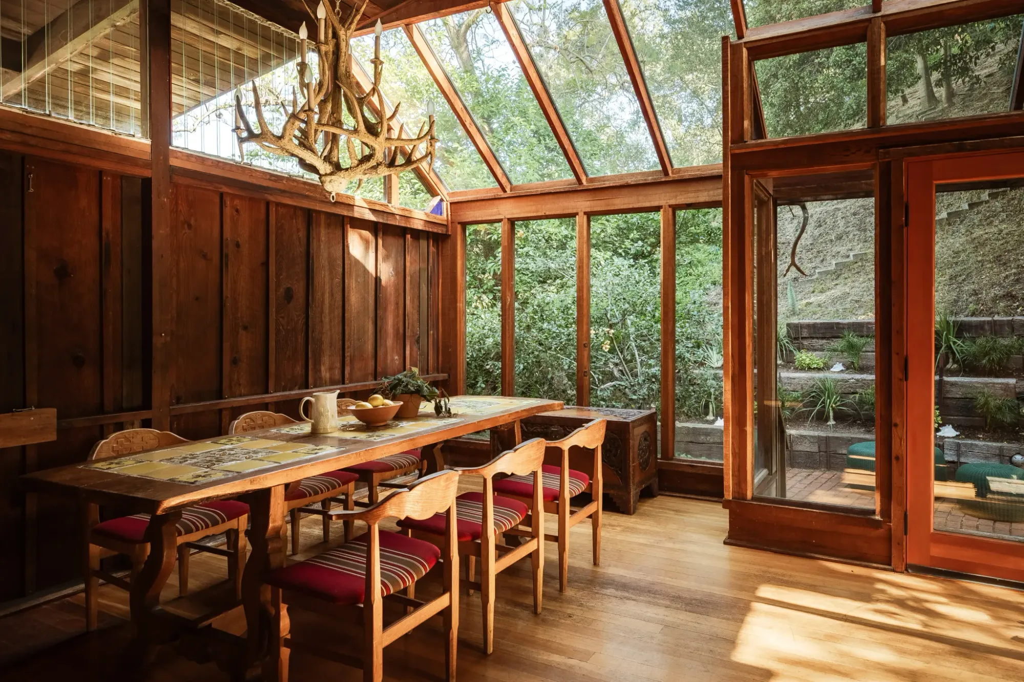Dining in a greenhouse, basically. So much light and trees everywhere.