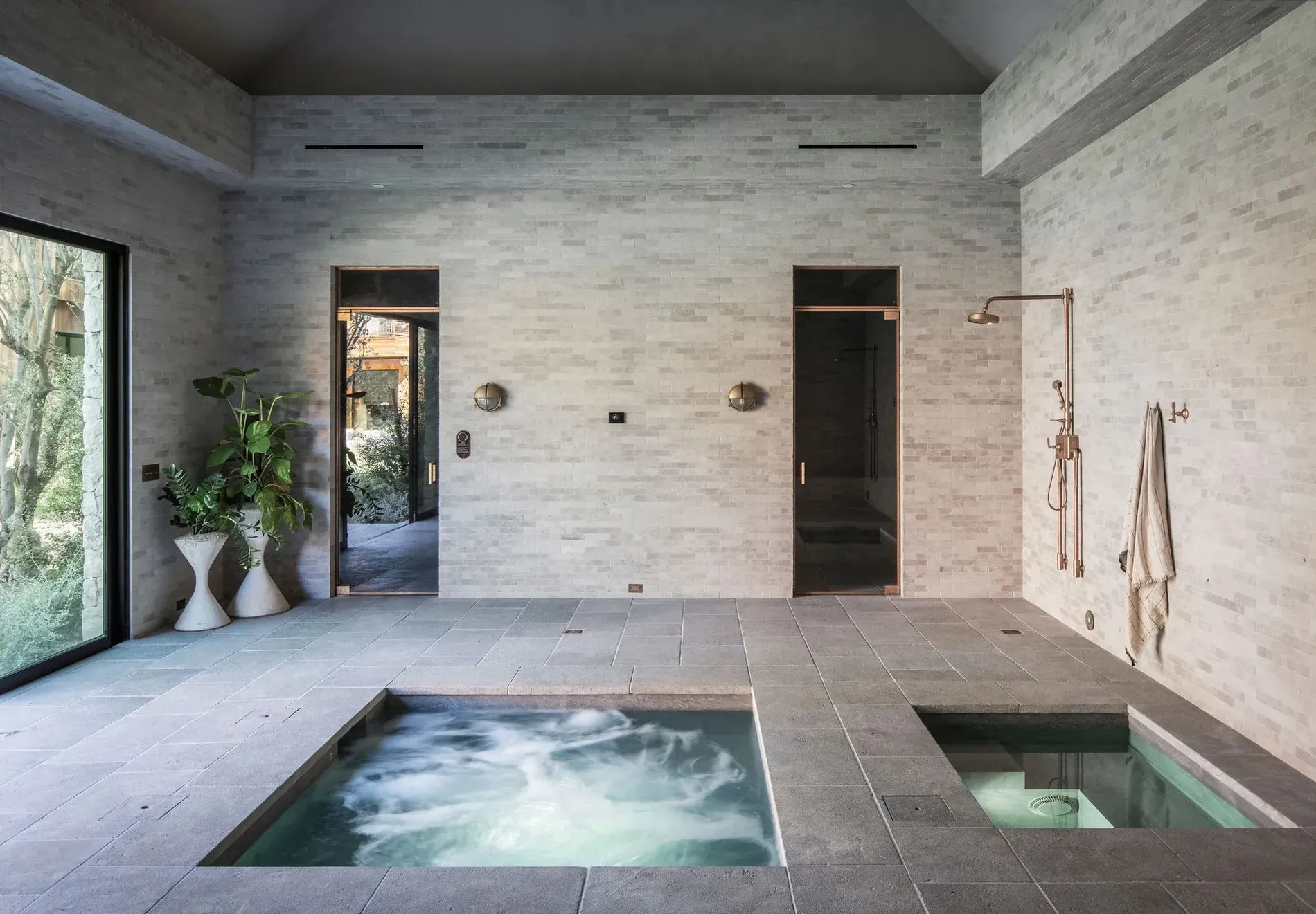 And then a spa room with forest views. This place is unreal, I’m sold.