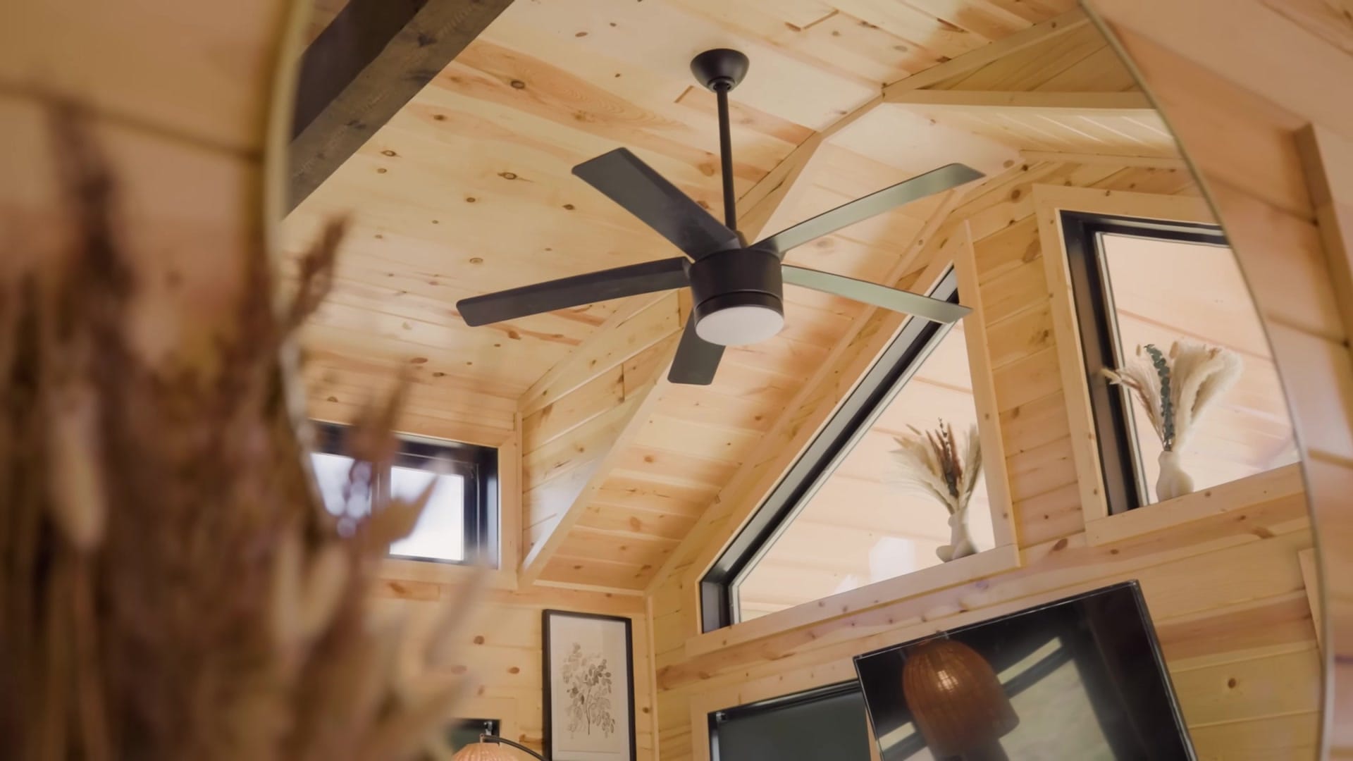 Screenshot at 00:01:36