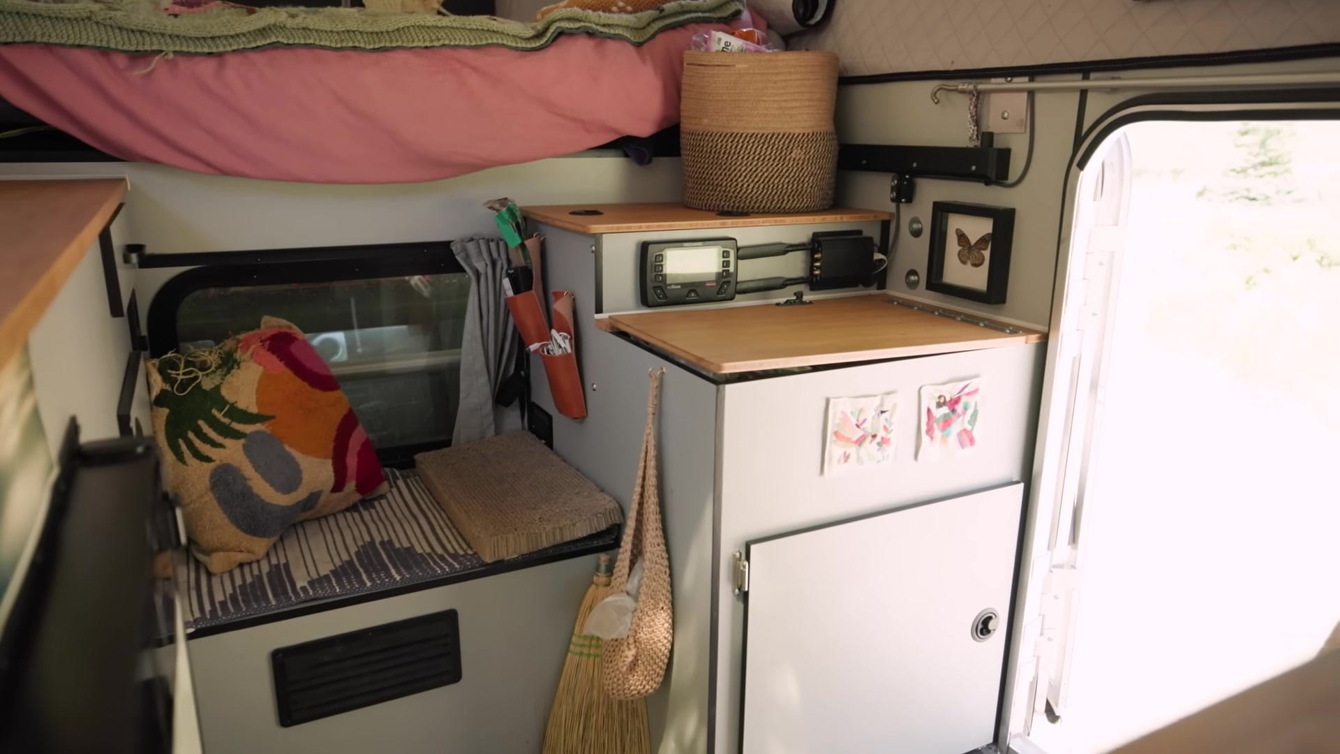 Screenshot at 00:01:05