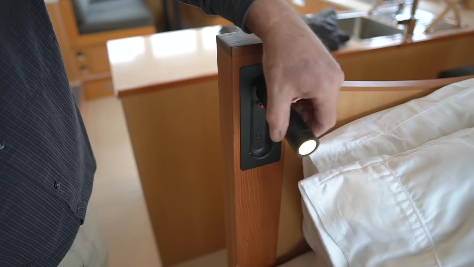 Screenshot at 00:07:16