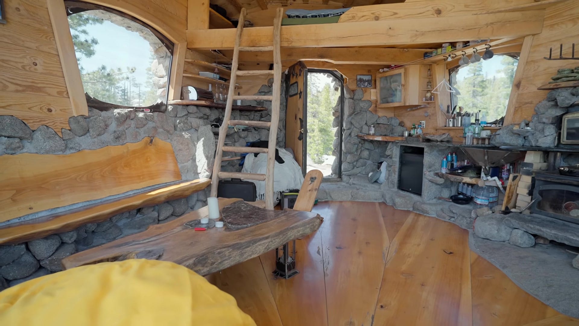 Screenshot at 00:23:55