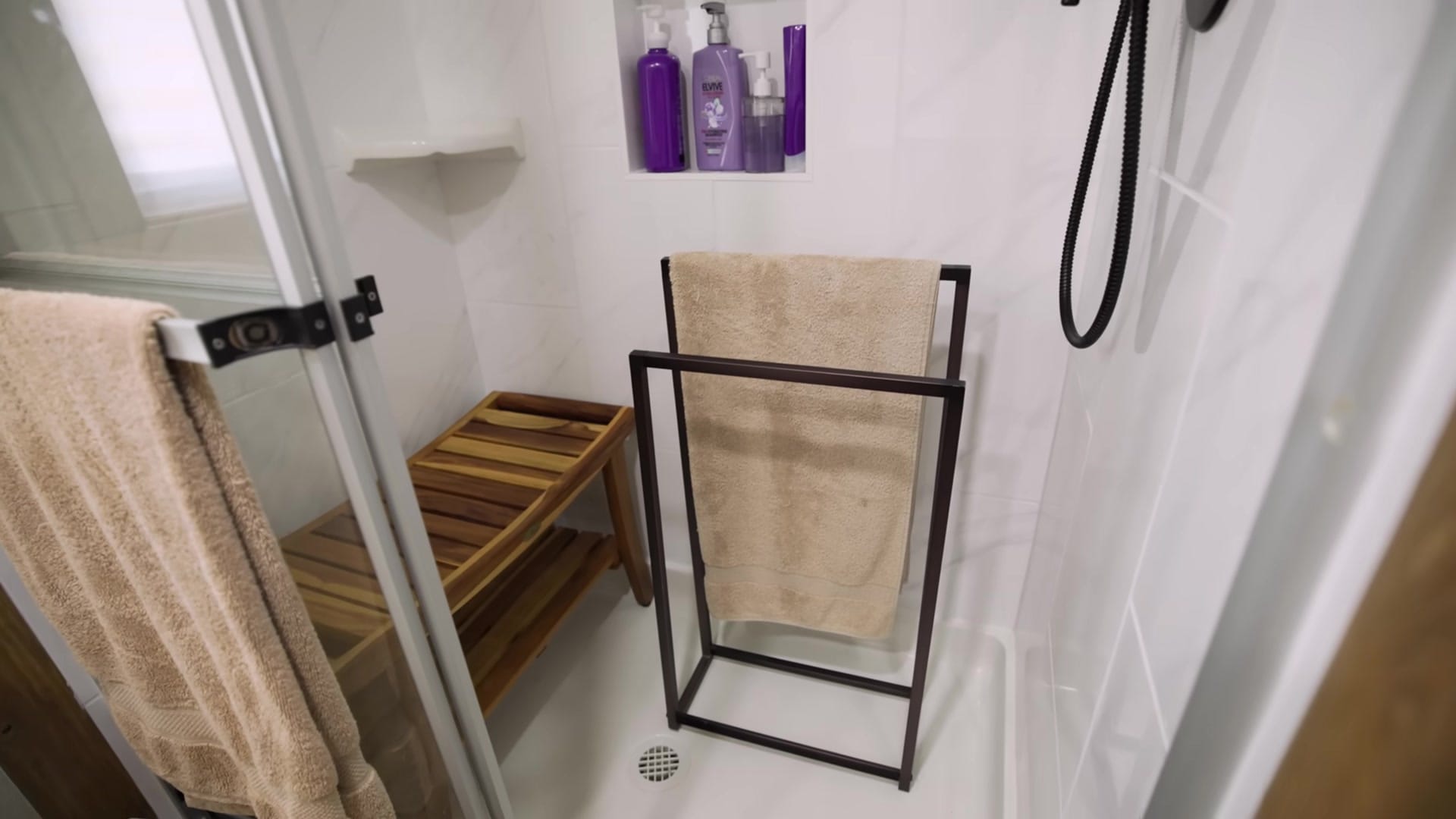 Screenshot at 00:08:25