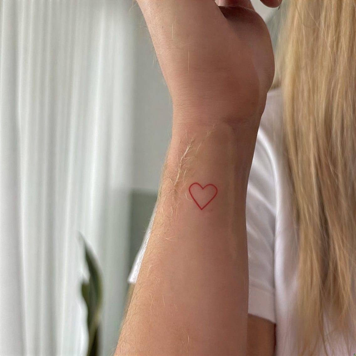 Tiny Red Heart Signature