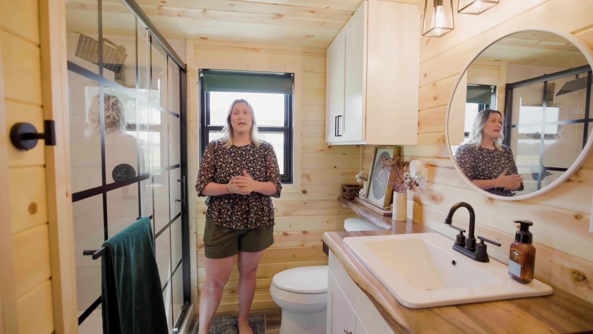 Screenshot at 00:06:04