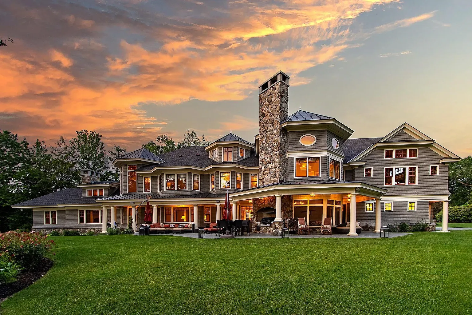 Shingle dream at sunset. those round windows are doing the most.